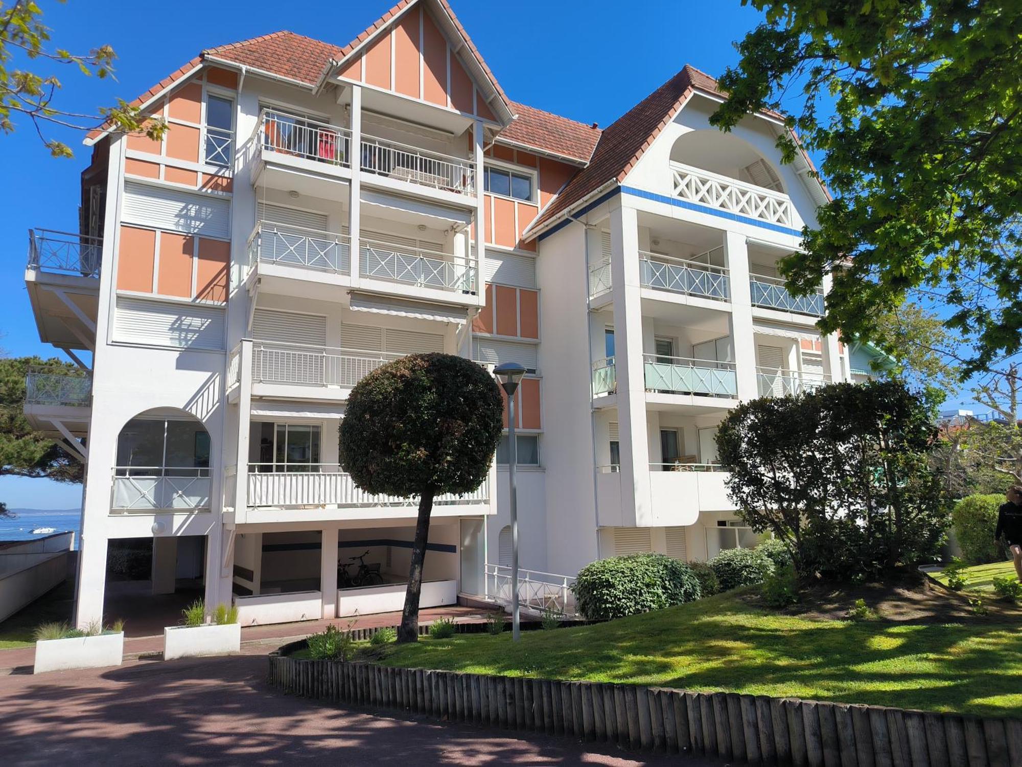 Appart Sur La Plage Pied Dans L Eau Avec Terrasse Jardin Vue Sur Le Bassin Depuis La Terrasse , Parking Arcachon Eksteriør bilde